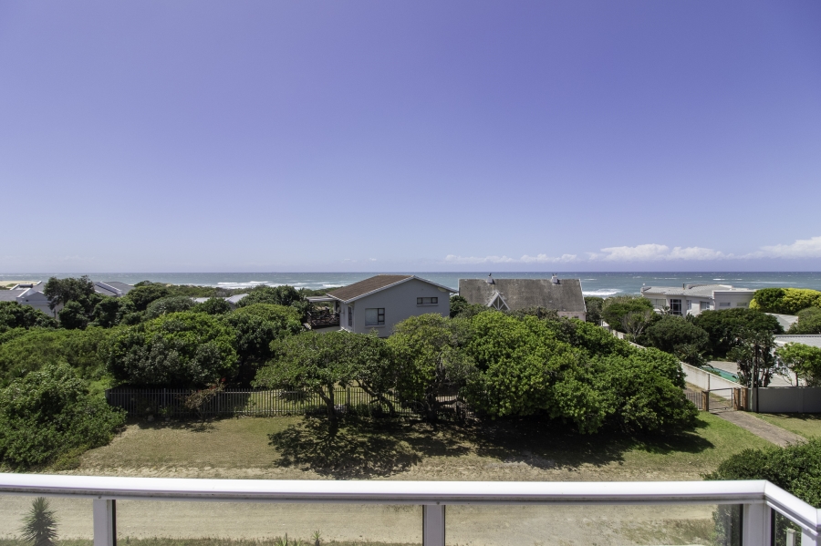 7 Bedroom Property for Sale in West Beach Eastern Cape